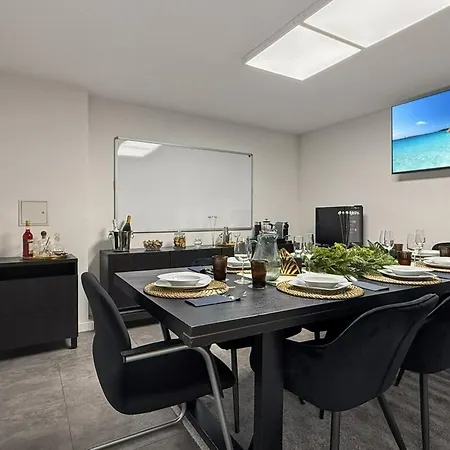Modernes Refugium Mit Atemberaubender Aussicht *